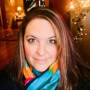 Meet your Posher, Dina